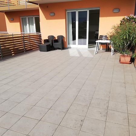 Appartamento La Terrazza ريفا ديل غاردا المظهر الخارجي الصورة